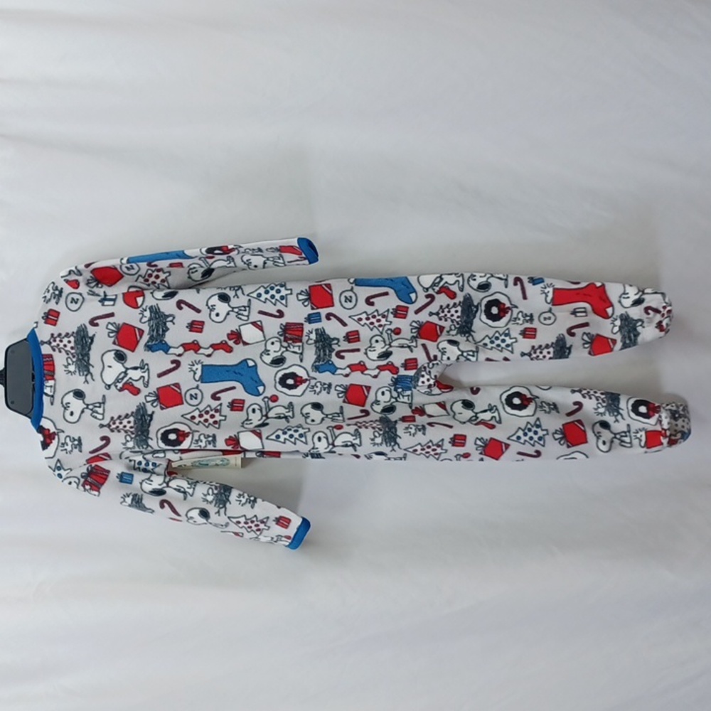 Munki Munki Matching Baby 1-Pc. Snoopy Holiday Family Pajama Footie - Picture 4 of 6